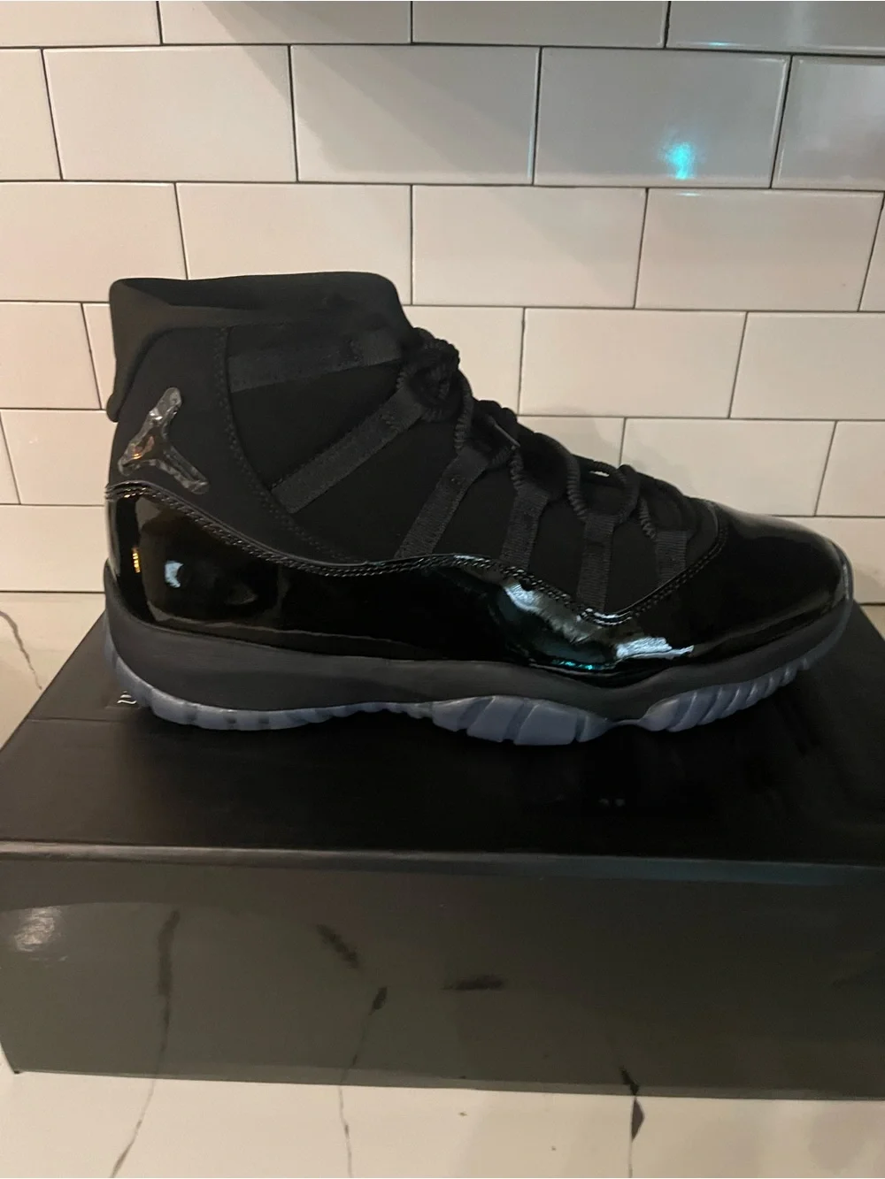 Men’s Retro 11 Royal Cap And Gown Size 13.